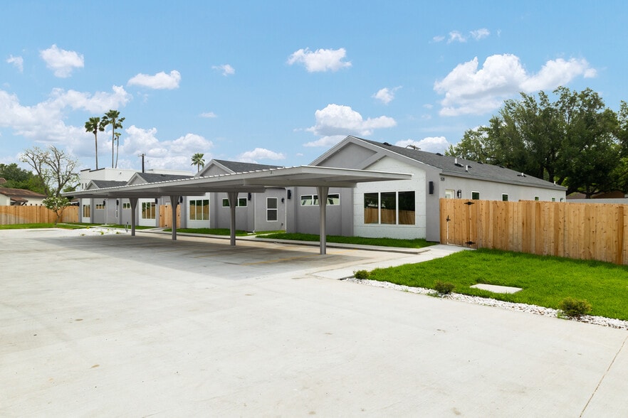 Building Photo - 520 W Jackson Ave