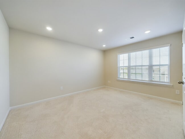 Building Photo - 3040 Whipcord Dr