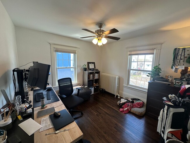 Building Photo - Spacious 3-Bedroom with Luxury Upgrades!!