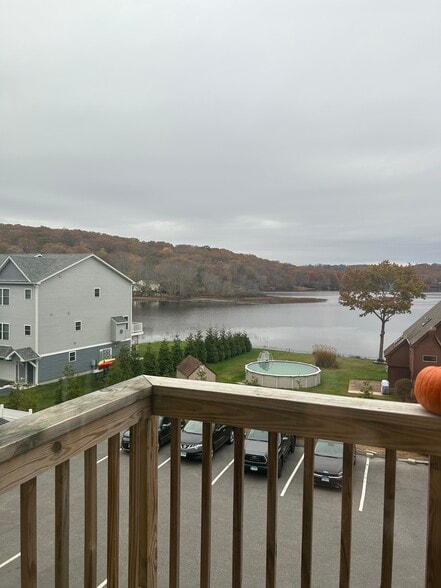 Building Photo - 283 Boston Post Rd