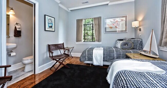 Building Photo - 600 Hermitage Ct