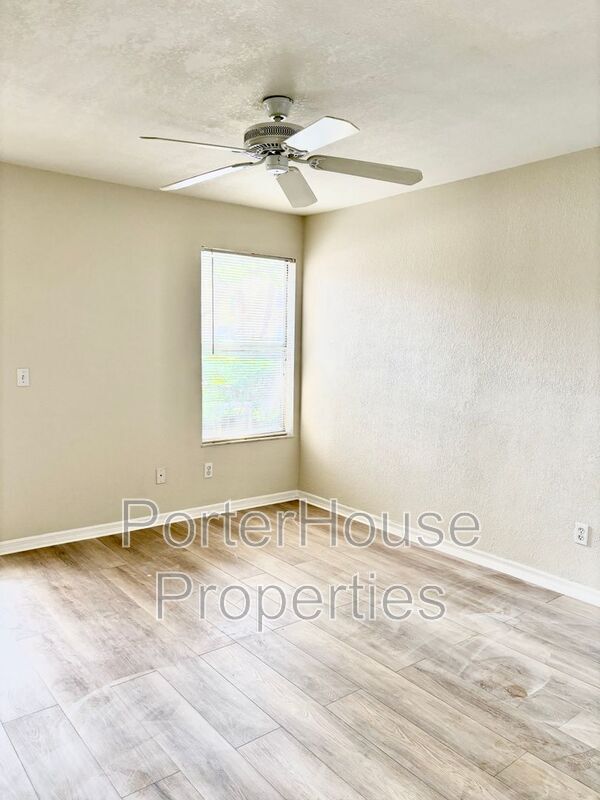 Building Photo - 5164 Conroy Rd