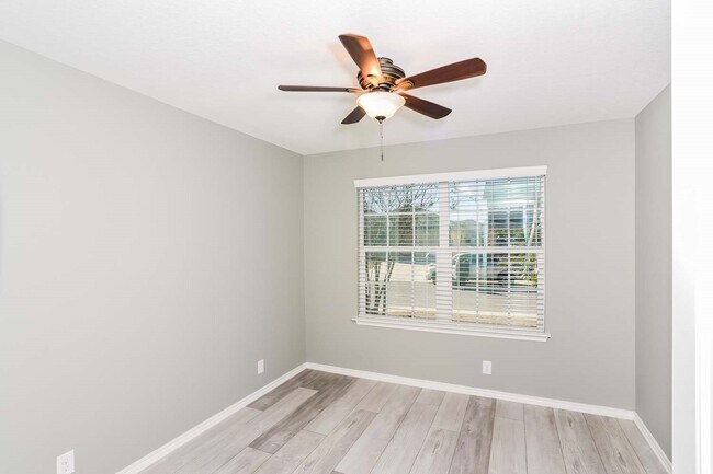 Building Photo - 8812 Belgian Fls