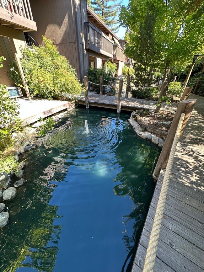 Building Photo - Cute and Cozy 1 Bedroom Condo in Gated Tim...