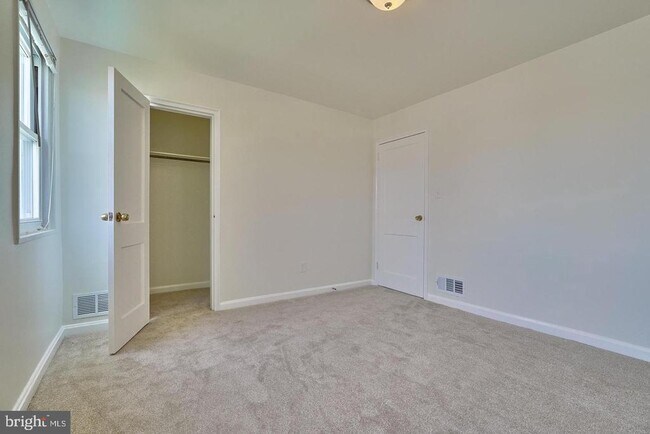 Building Photo - 7731 Wynbrook Rd