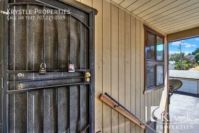 Building Photo - 136 Frisbie St