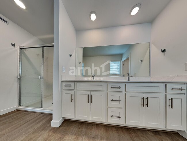Building Photo - 9709 N Rancho Lozano