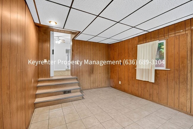 Building Photo - 5855 Pershing Ave