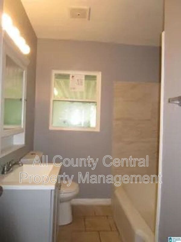 Building Photo - 1319 31st St N