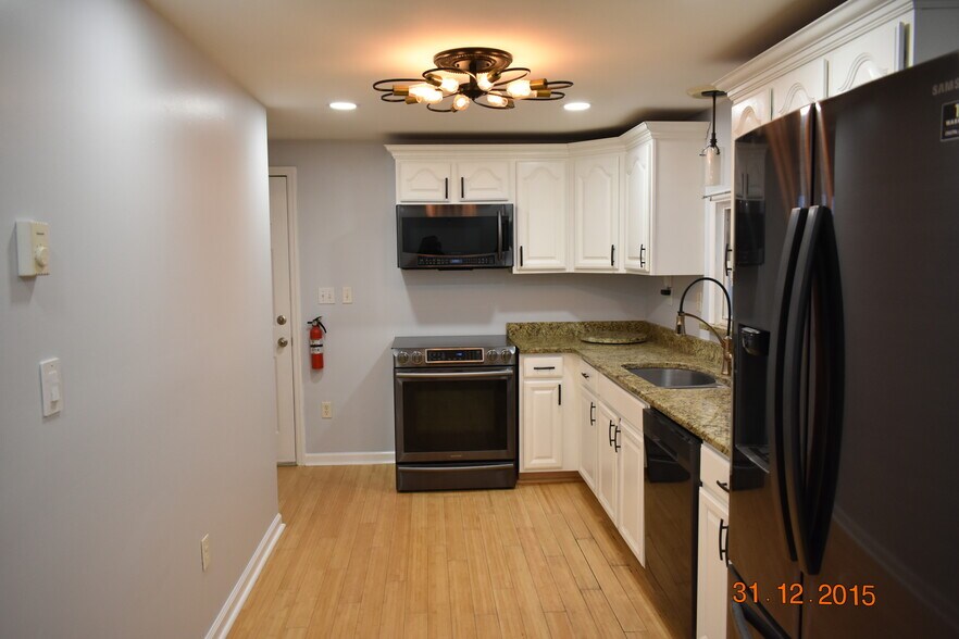 Building Photo - 18 Casselberry Dr