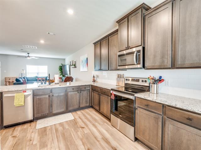 Building Photo - 200 Ridgeland Oak Dr