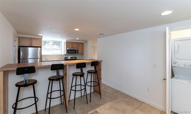 Building Photo - 40 Prospect St