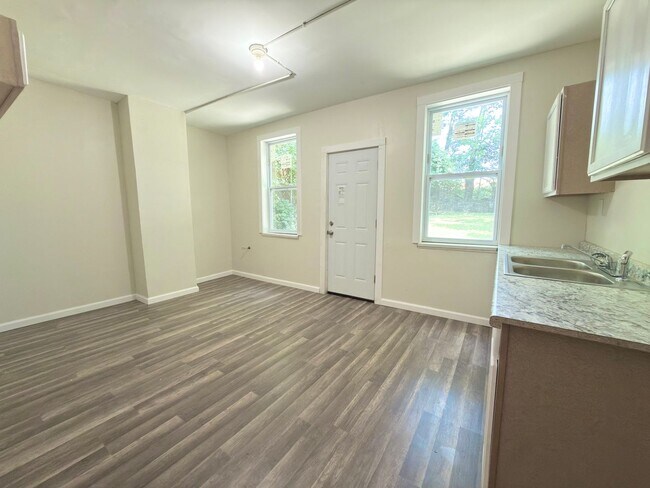 Building Photo - Updated 4-Bedroom Cincinnati Home | Ready to Move In!