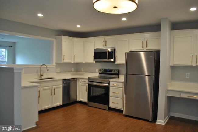 Building Photo - 537 Highland Towne Ln