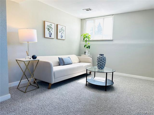 Building Photo - 1400 S Clermont St