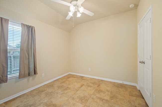 Building Photo - 207 Lockridge Hill Ln
