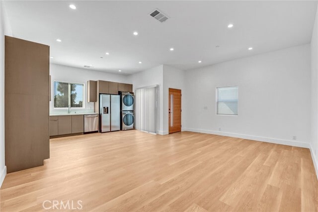 Building Photo - 18223 Chatsworth St