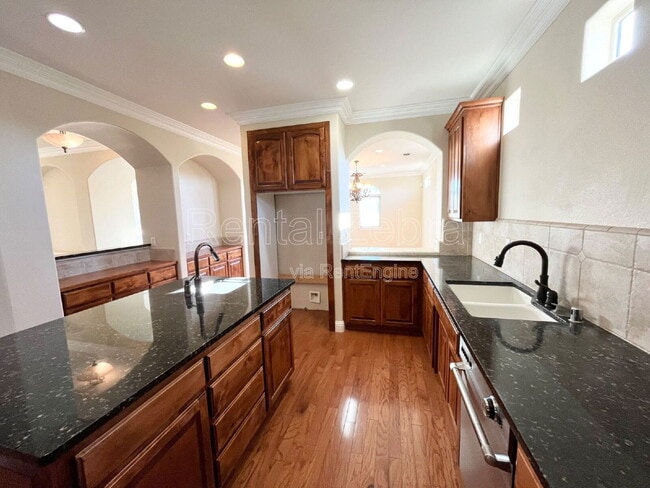 Building Photo - 13045 Ridgewood Way