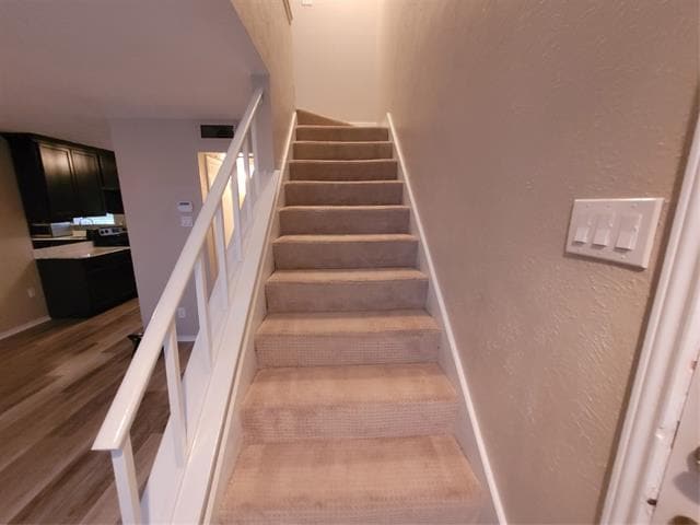 Building Photo - 15221 Berry Trail