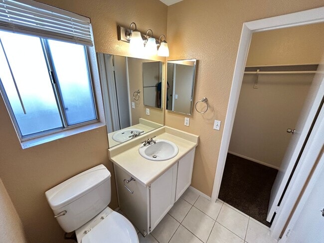 Building Photo - Beautiful single story- 3Bed/2Bath home lo...