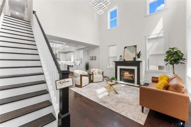 Building Photo - Modern Luxury Meets Everyday Comfort in Th...