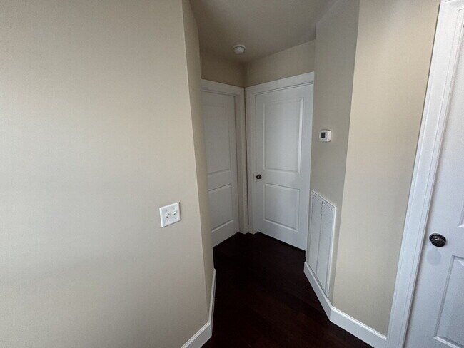 Building Photo - Spacious 3-Bed 2.5 Bath Townhome for Rent in Algood