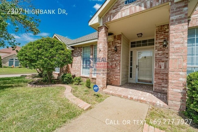 Building Photo - 2302 Highbank Dr