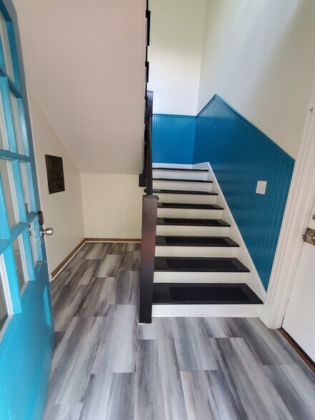 Building Photo - 46 W 11th St