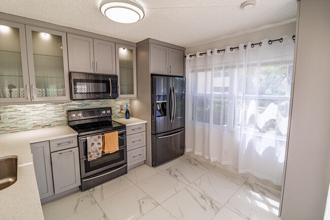 Building Photo - 8129 Sedgewick Ct
