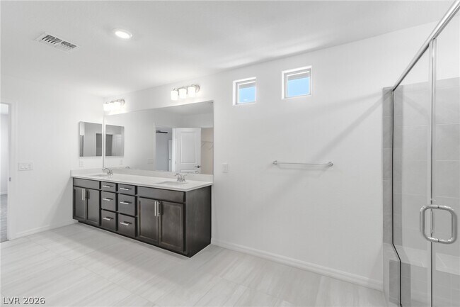 Building Photo - 5733 S Tioga Way