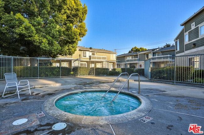 Building Photo - 926 W Philadelphia St