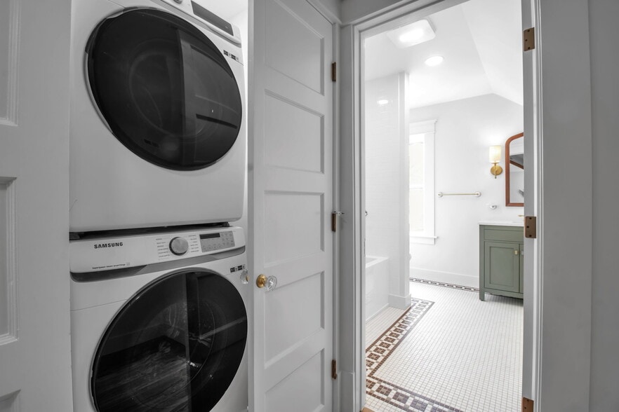 Apartment 2, Full Bath/Laundry Primary Suite - 349 Elmwood Ave