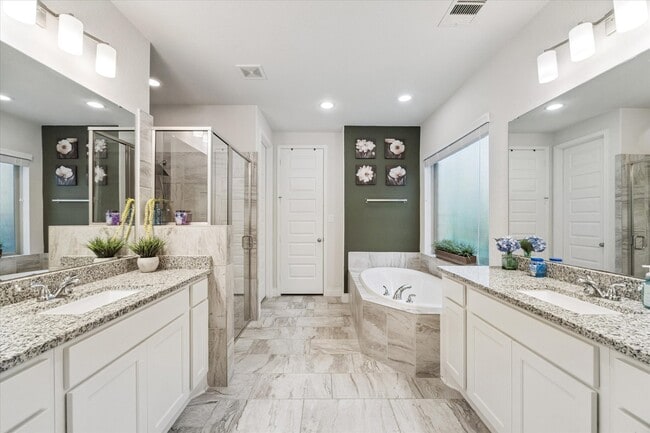 Building Photo - 1307 Hackberry Heights Dr