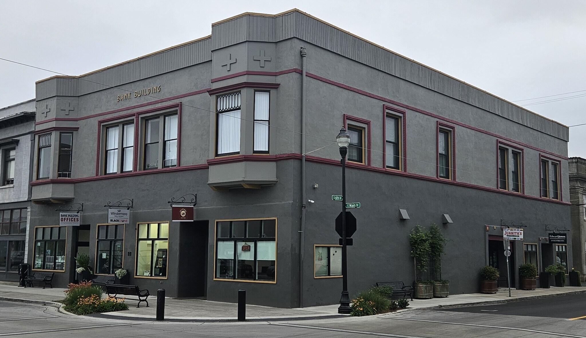 Building Photo - 607 E Main St