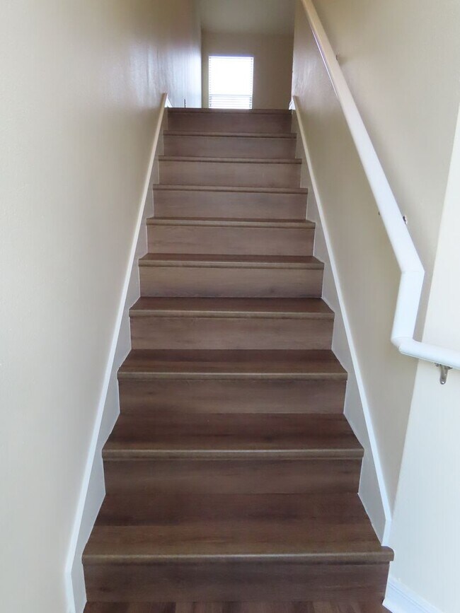 Building Photo - Waterside Point Townhome