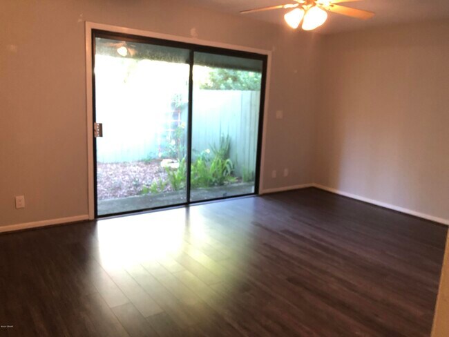 Building Photo - 102 Timberline Trail