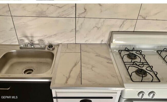 Building Photo - 1408 Arizona Ave