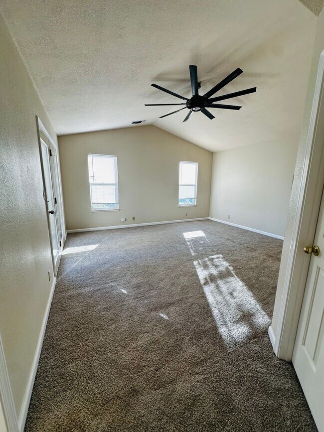 Building Photo - Executive Living