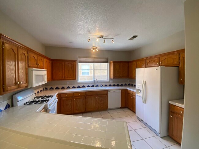 Building Photo - 7305 Peregrine Rd NE