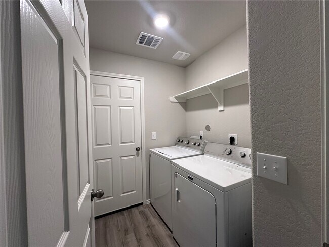 Building Photo - 270 Cumberland Forest Dr