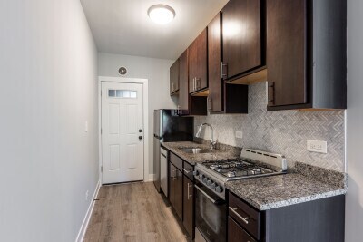 Primary Photo - 709 W Brompton Ave