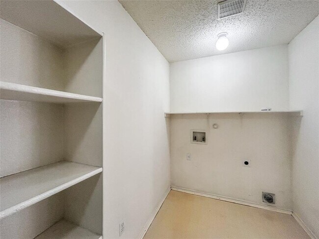 Building Photo - 12951 Dionysus Dr