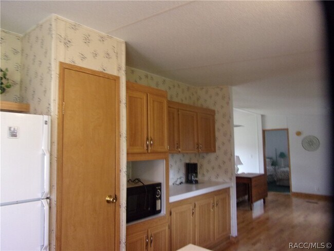 Building Photo - 1359 N Paulette Terrace