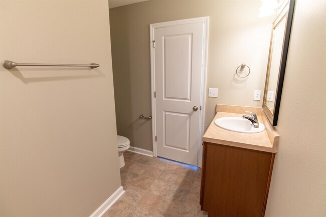 Building Photo - 2200 Del Carmel Way