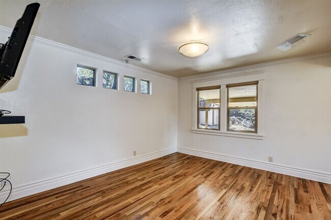 Building Photo - Adorable 2 Bed, 1 Bath Home in Prescott!