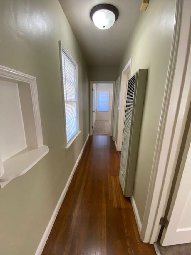 Building Photo - Maple Park LARGE 2 BR/ 2BA with 2 Car Garage & Large Fenced Yard