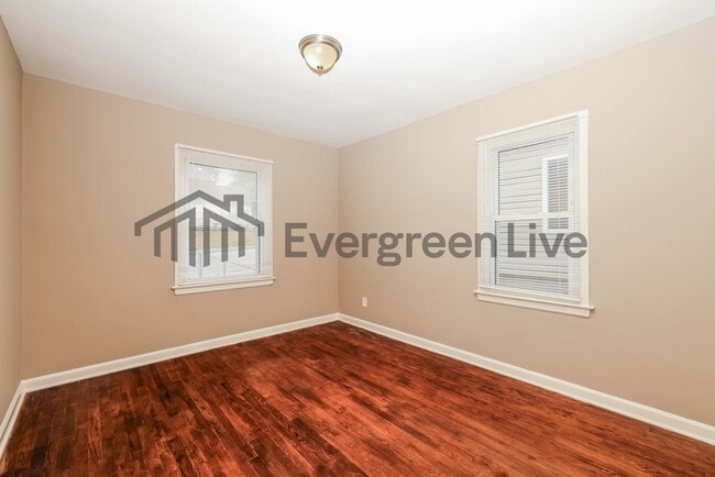 Building Photo - 4263 Woodcliffe Ave