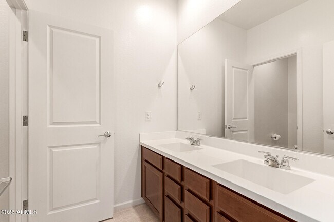 Building Photo - 12354 W Gardenia Ct