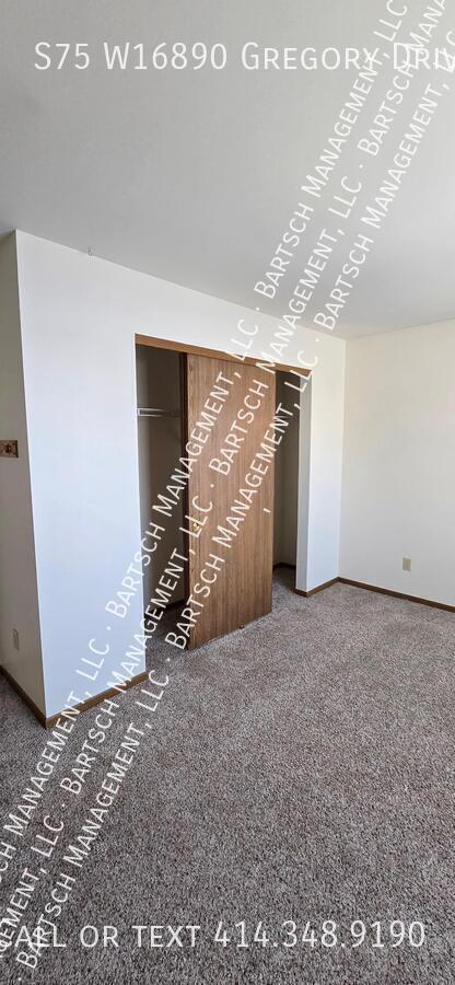 Building Photo - S75W16890-W16890 Gregory Dr