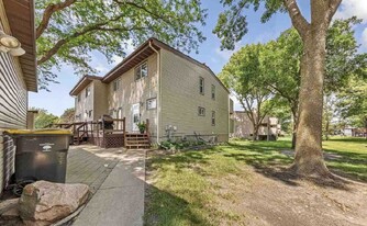 Building Photo - 1686 La Mar Dr